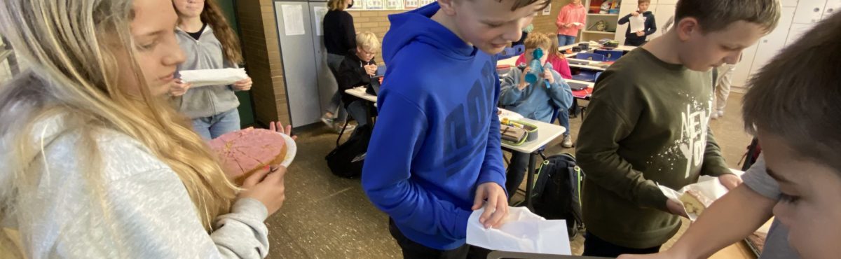 3CB8A343 F05B 44BE 8244 3F002095E6D5