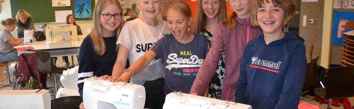 Neue Nähmaschinen für den Textilkurs!