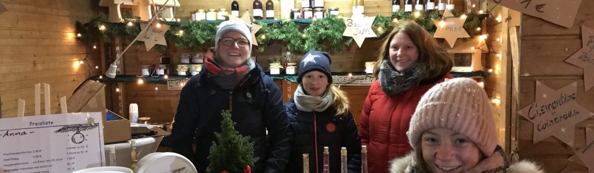 Stand des Fördervereins auf dem Weihnachtsmarkt 2018 Stand des Fördervereins auf dem Weihnachtsmarkt 2018